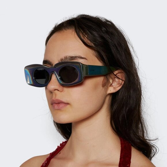 Loewe Paula’s Ibiza LW40033I Sunglasses – Metallic Grey Silver | Model LW40033I - Picture 10 of 11